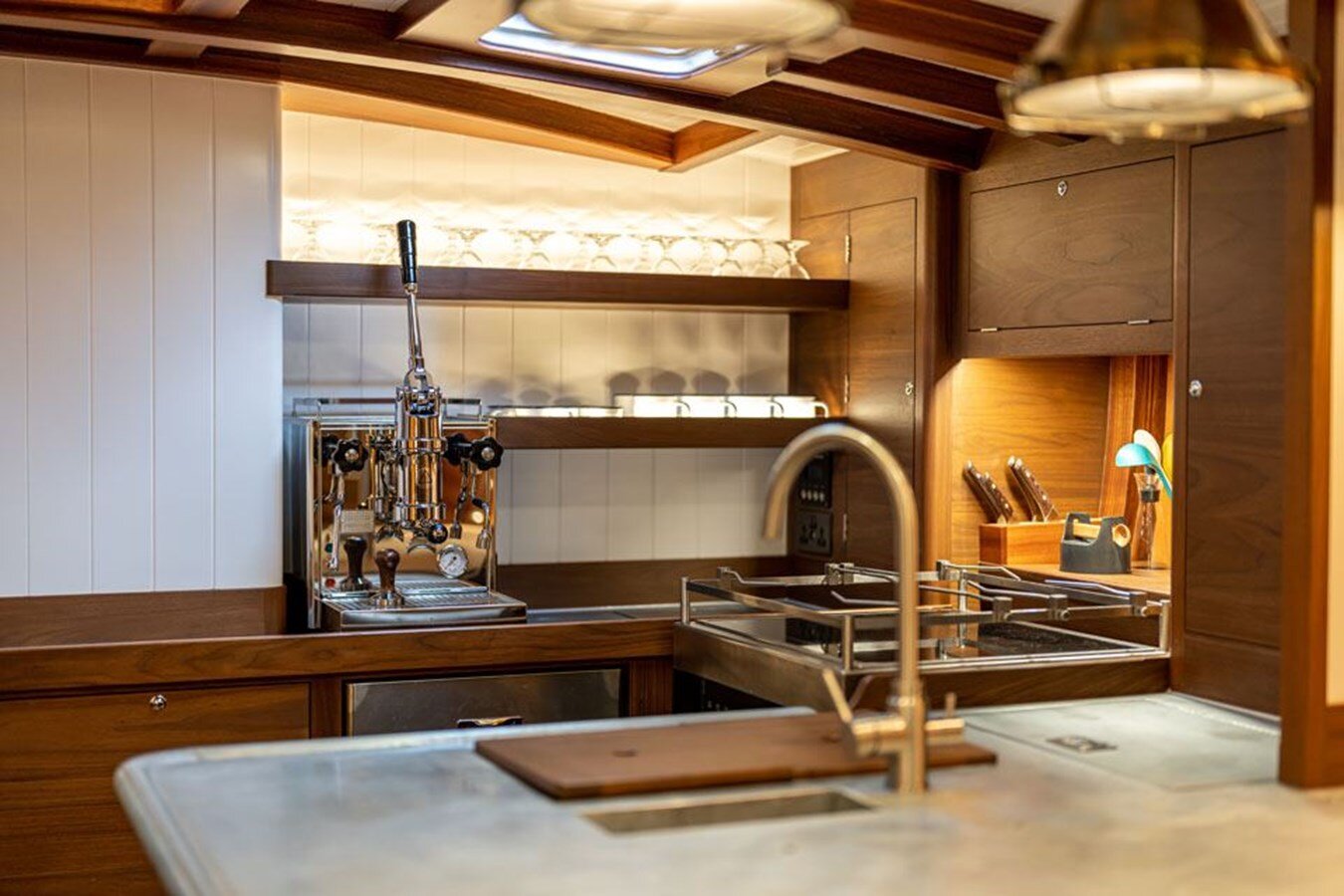 2021-spirit-yachts-65-b35f84