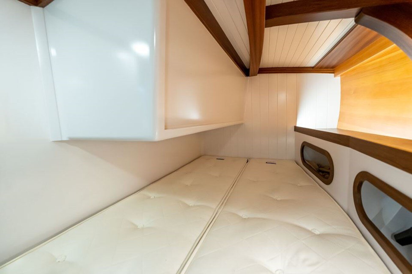 2021-spirit-yachts-65-b35f84