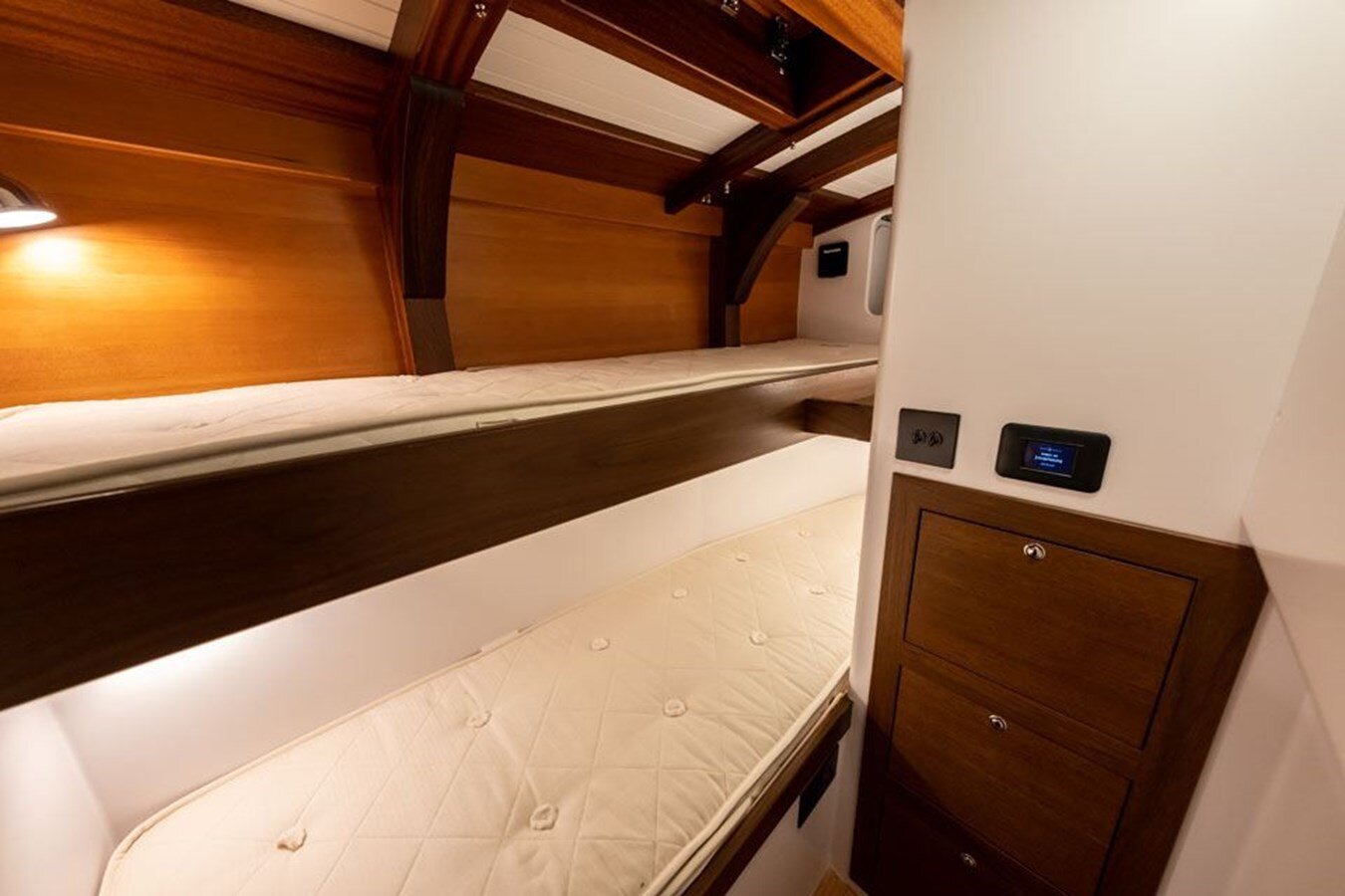 2021-spirit-yachts-65-b35f84