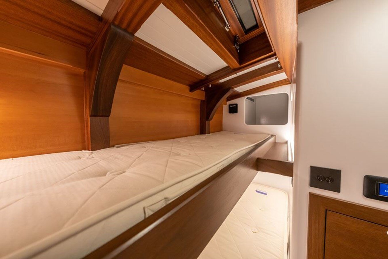 2021-spirit-yachts-65-b35f84