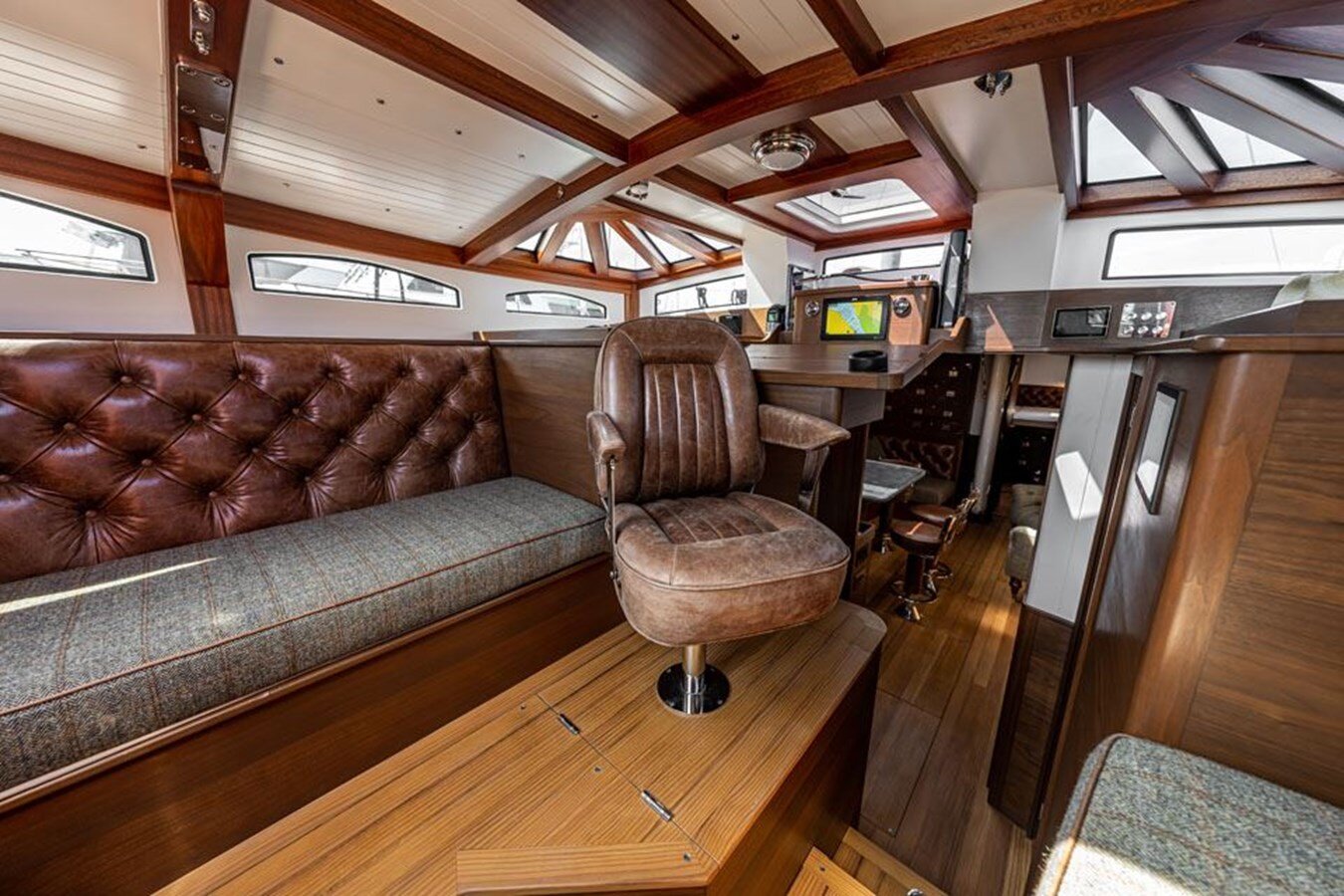 2021-spirit-yachts-65-b35f84