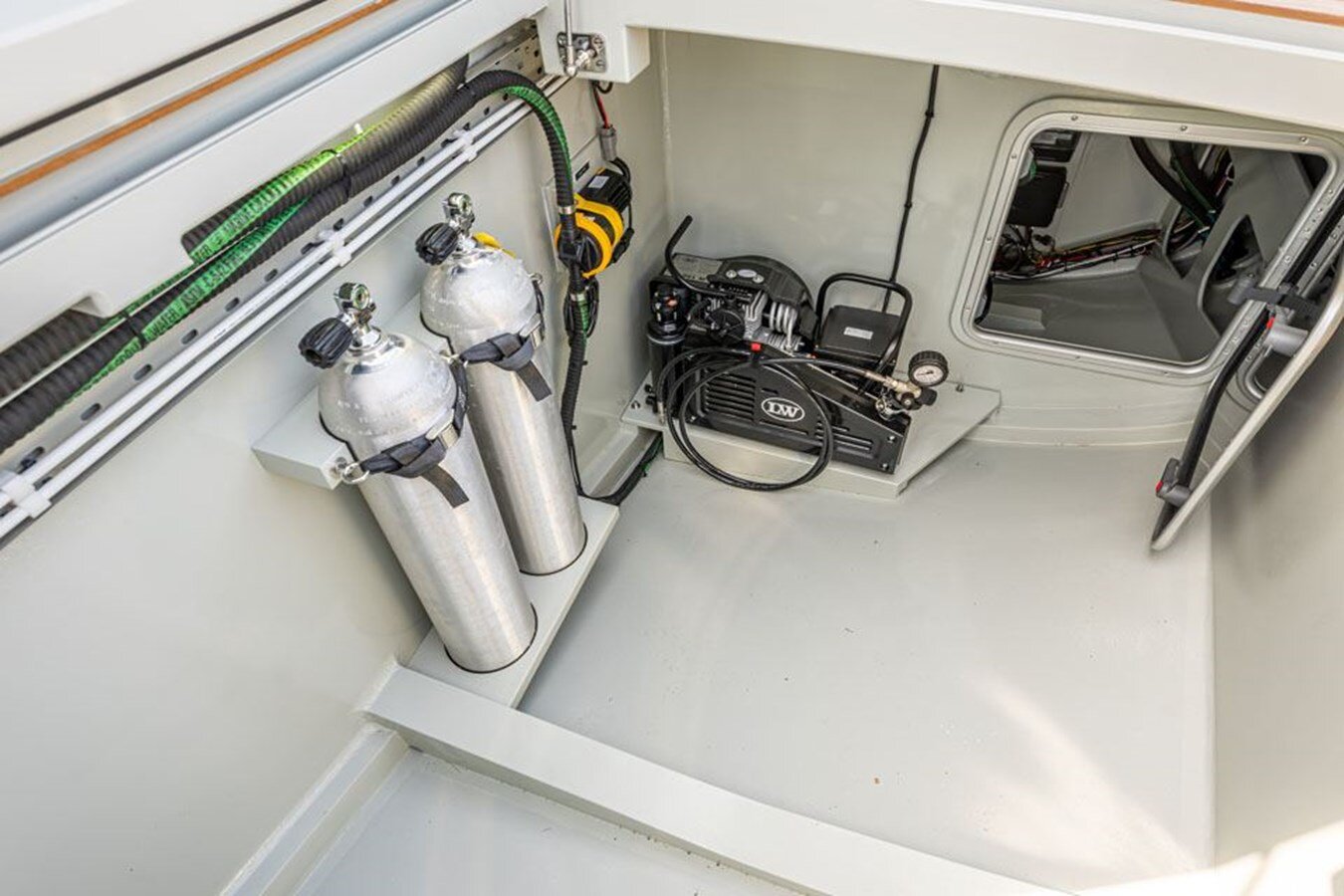 2021-spirit-yachts-65-b35f84