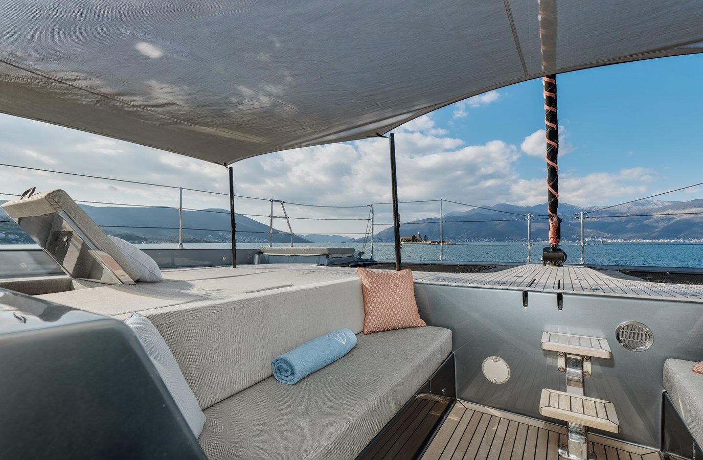 2021-sunreef-yachts-50-1-f9d146