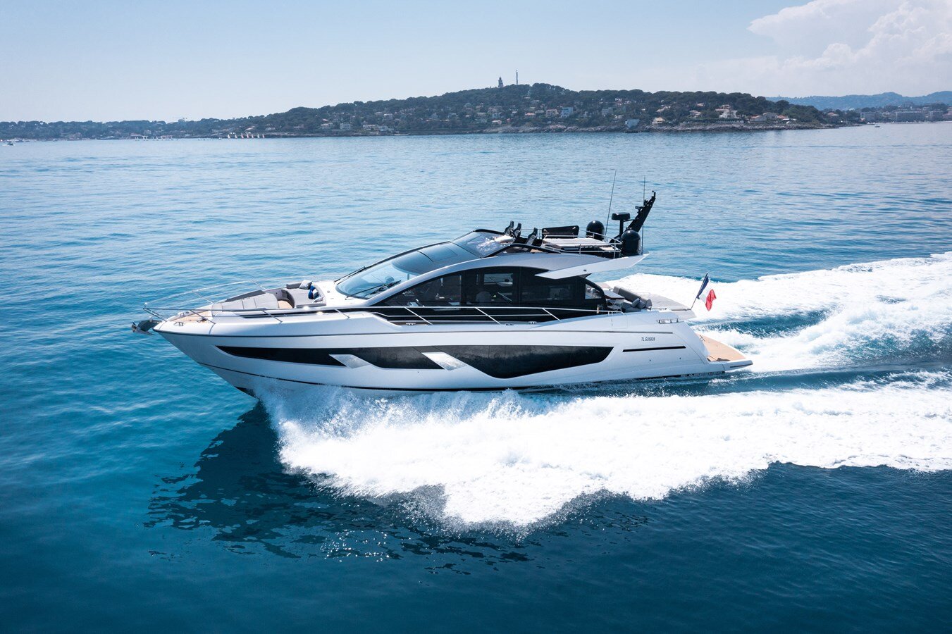 2021-sunseeker-67-3-66cb75