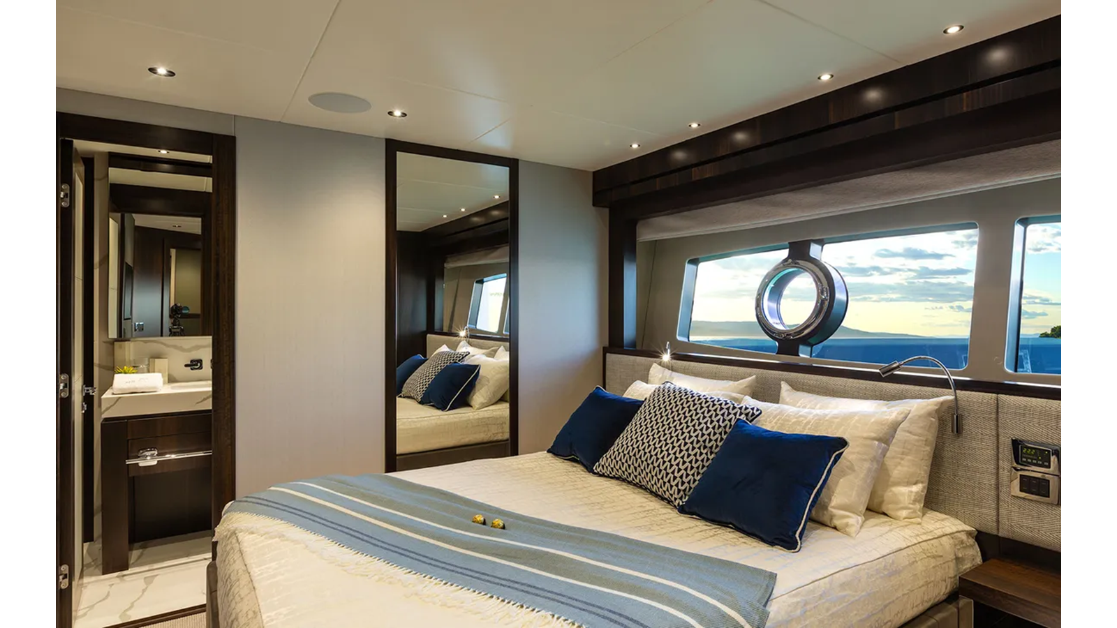 2021 SUNSEEKER 91' 11