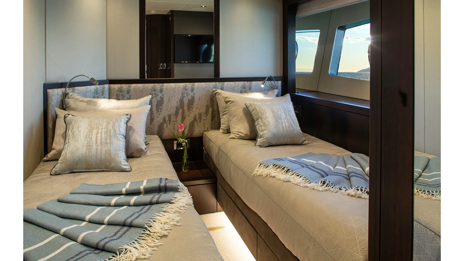 2021 SUNSEEKER 91' 11