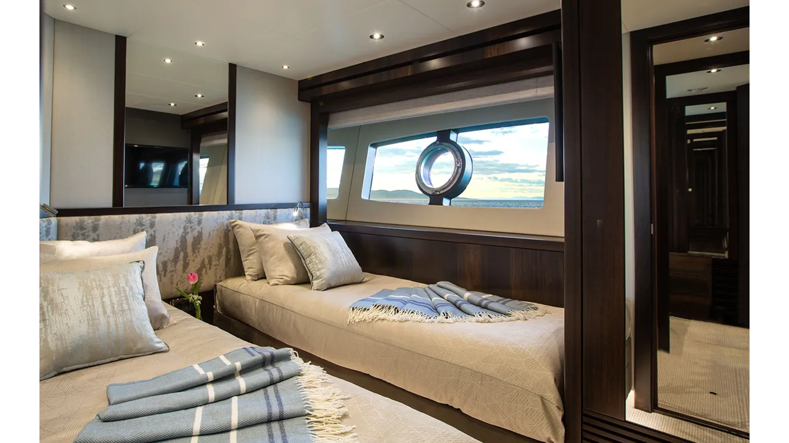 2021 SUNSEEKER 91' 11