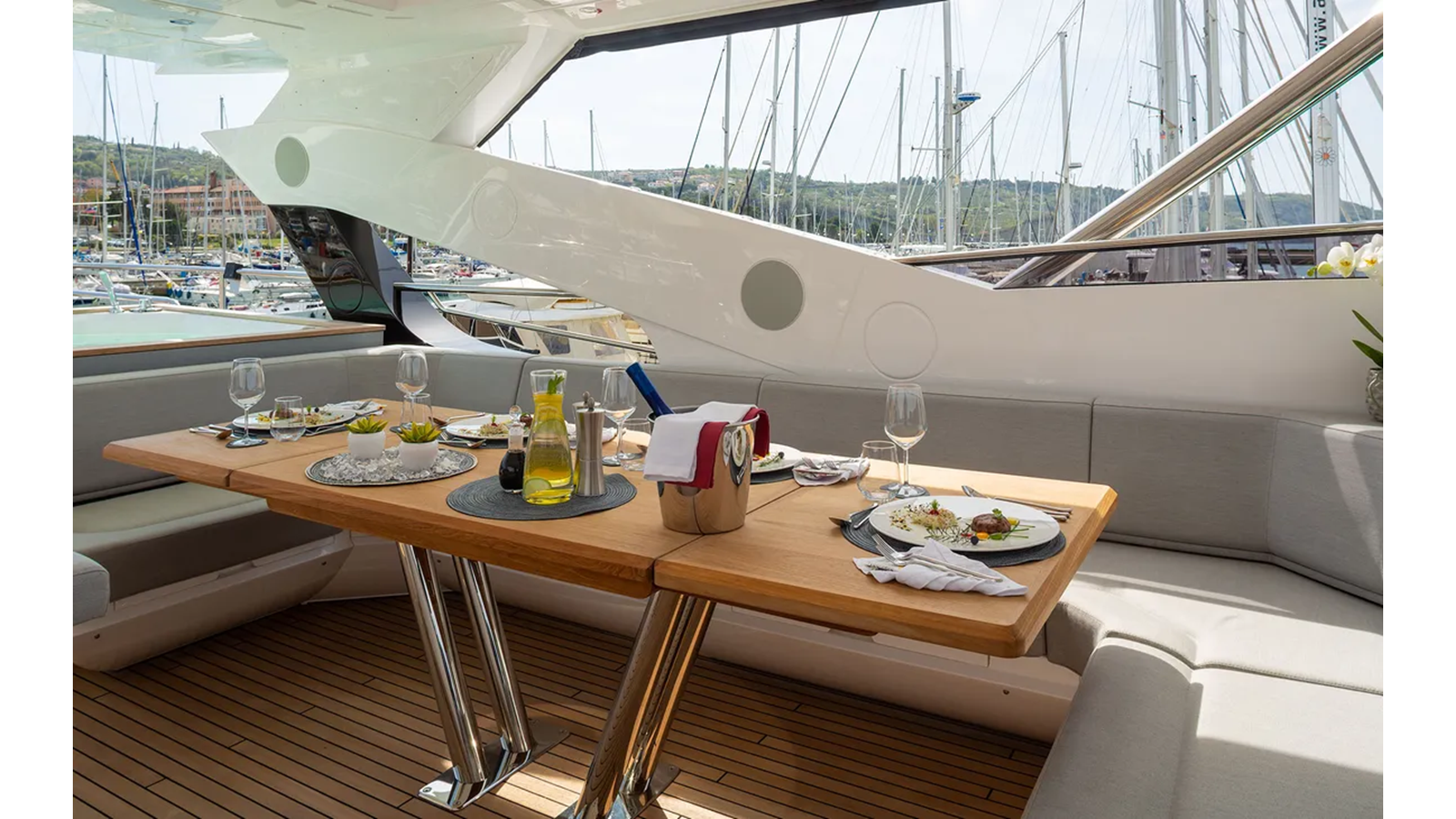 2021 SUNSEEKER 91' 11