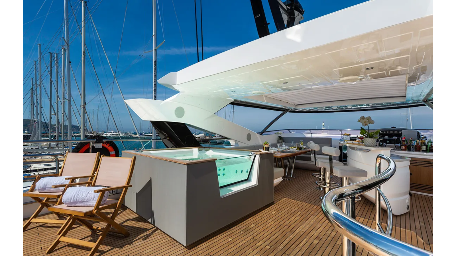 2021 SUNSEEKER 91' 11