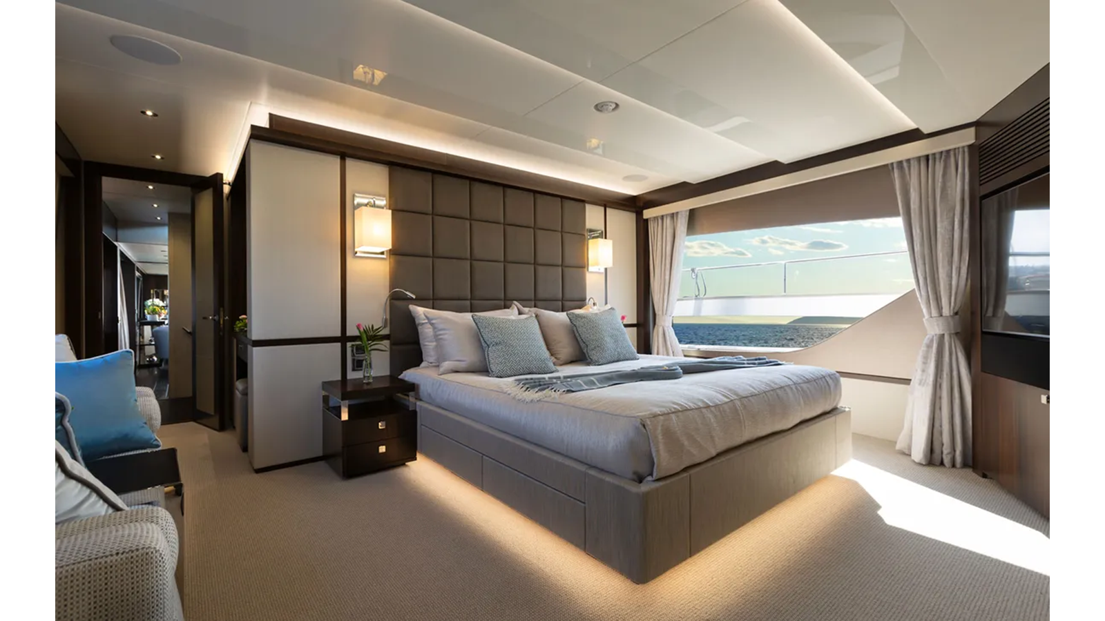 2021 SUNSEEKER 91' 11