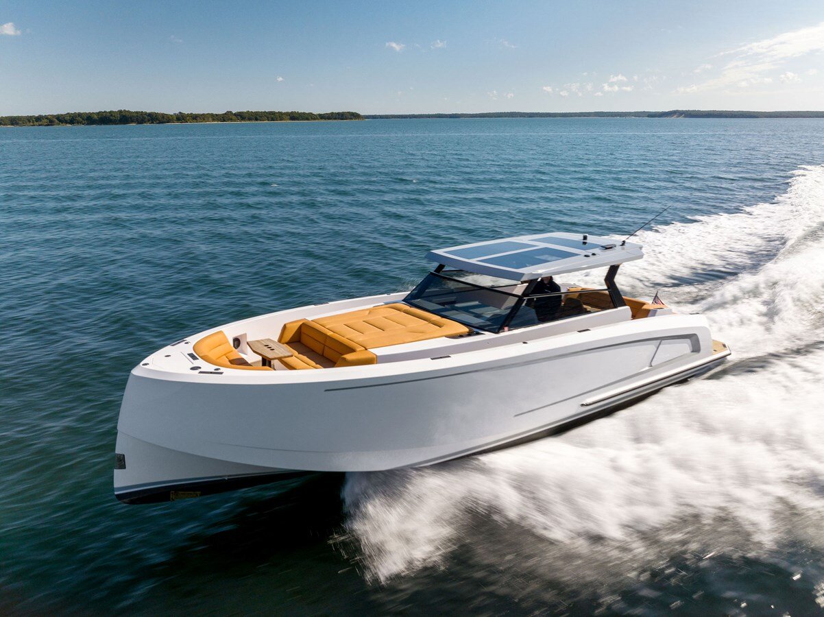 2021-vanquish-yachts-45-6aa43c