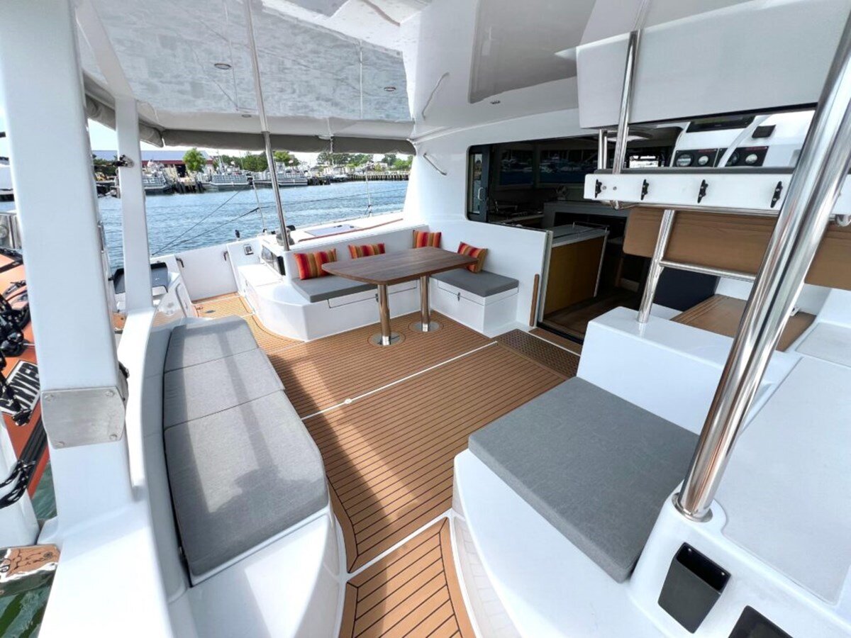 2021-vision-44-4-9ca344