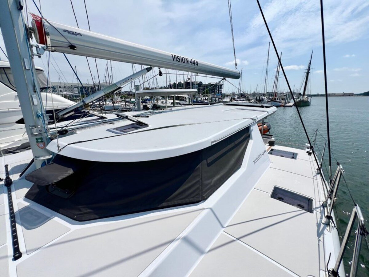 2021-vision-44-4-9ca344