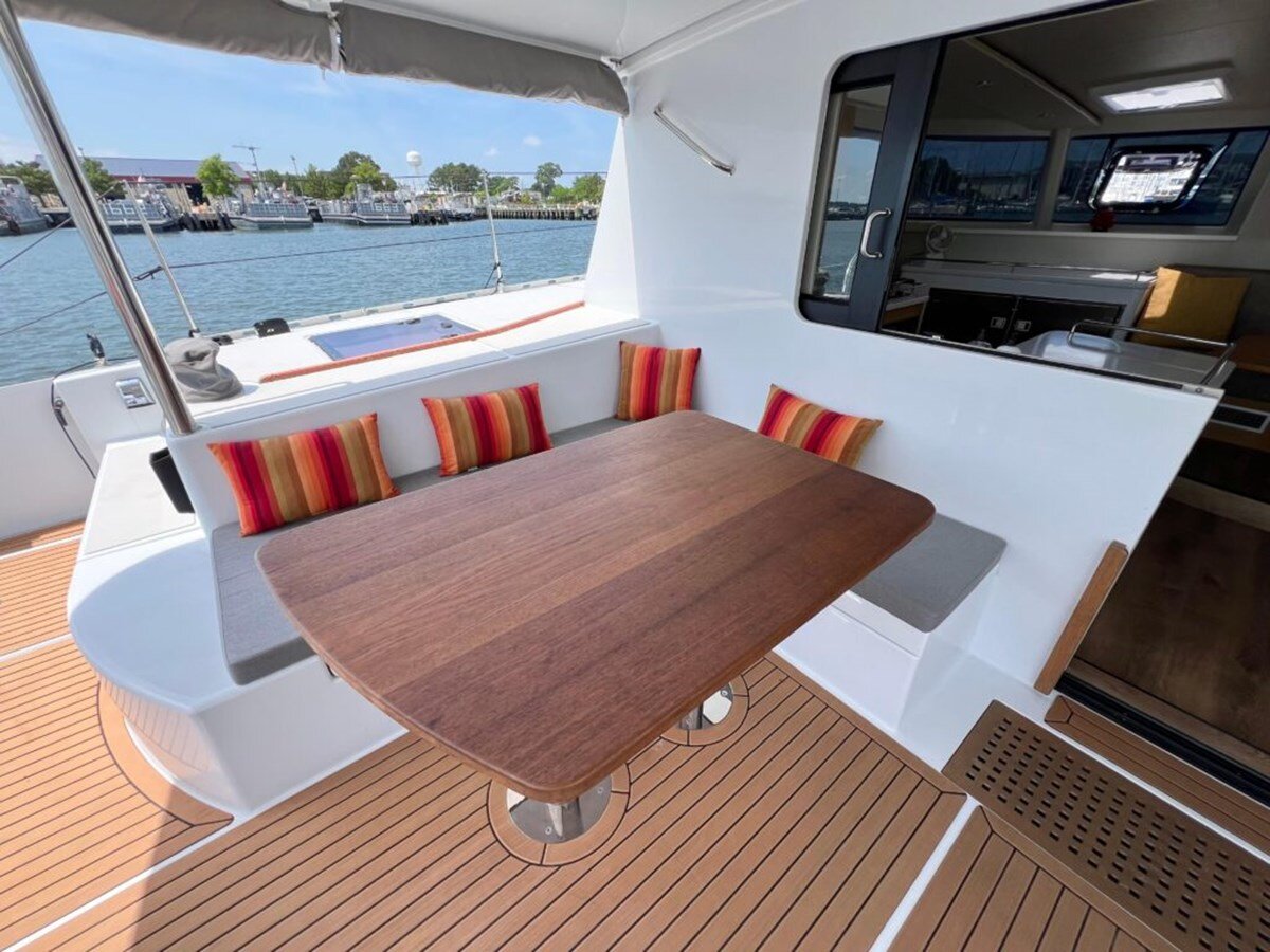 2021-vision-44-4-9ca344