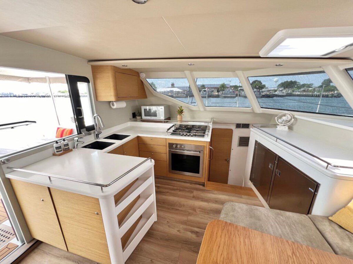 2021-vision-44-4-9ca344