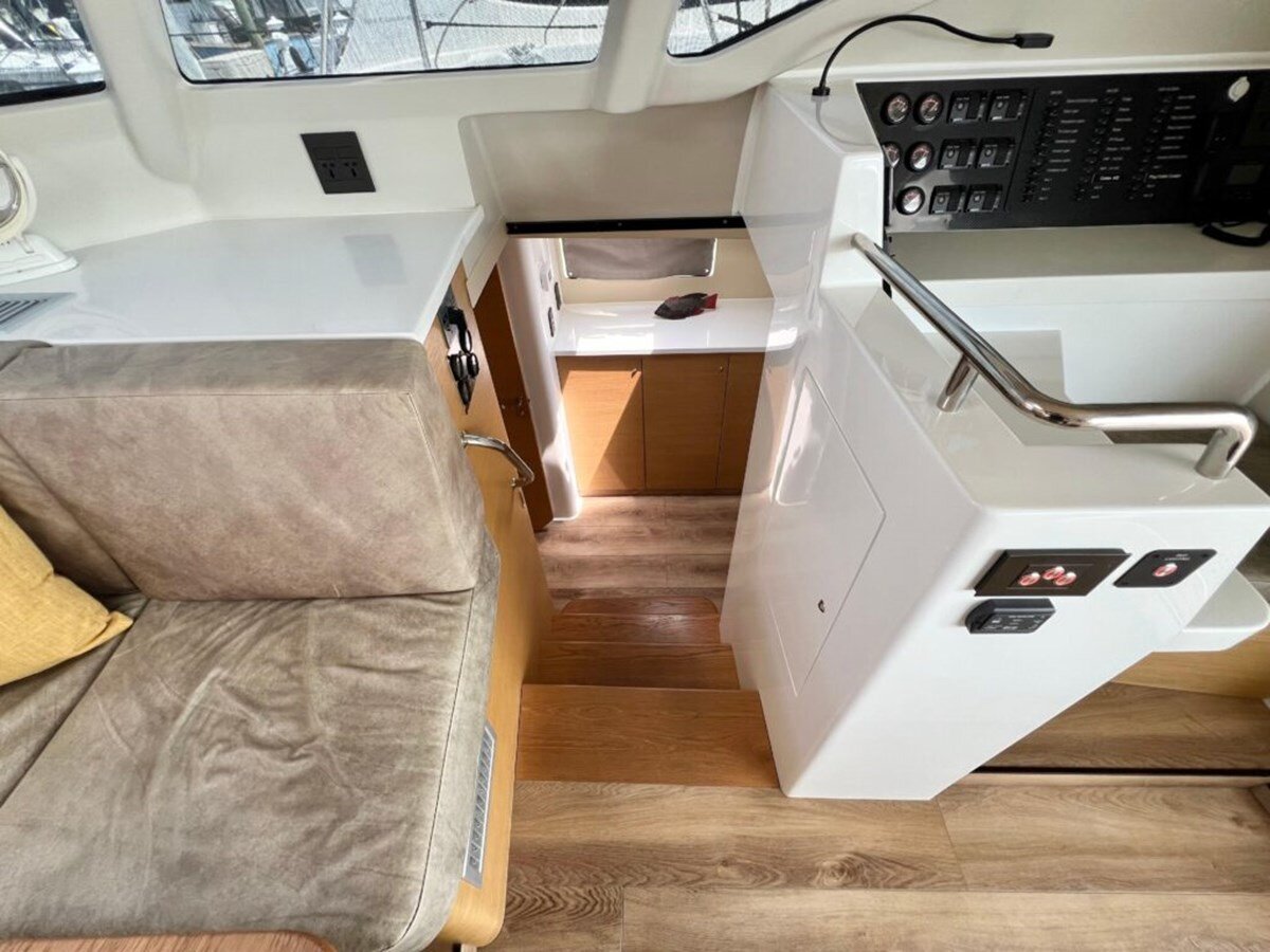 2021-vision-44-4-9ca344