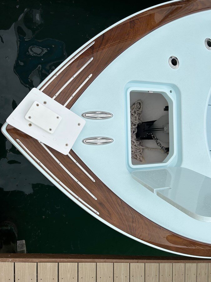 2021-winter-custom-yachts-24-1-f0b15b