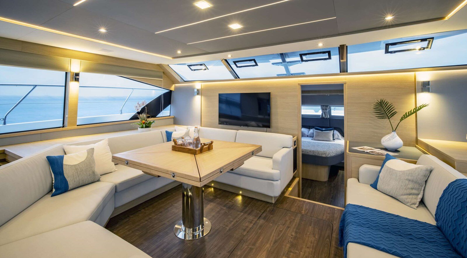 2022 AQUILA 52' 6