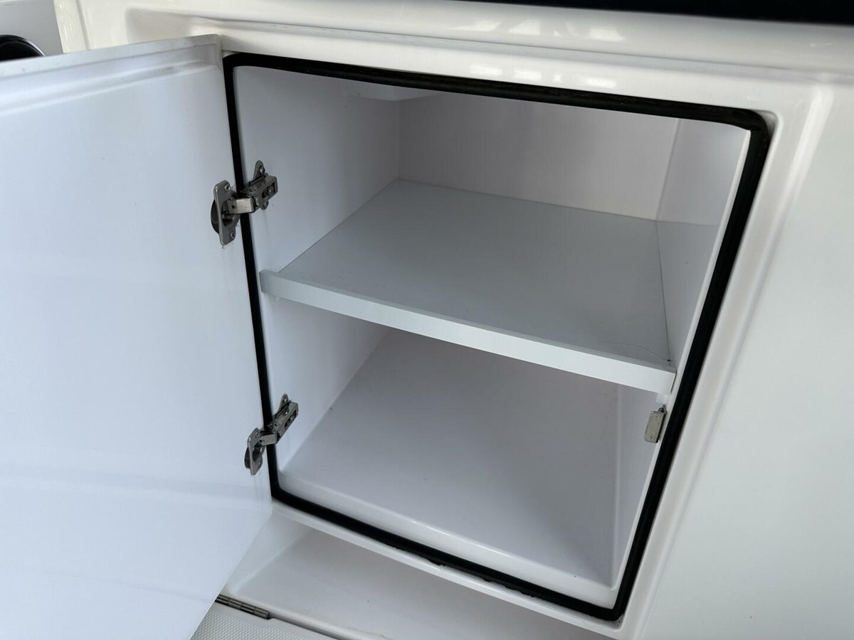 2022-axopar-37-144bef