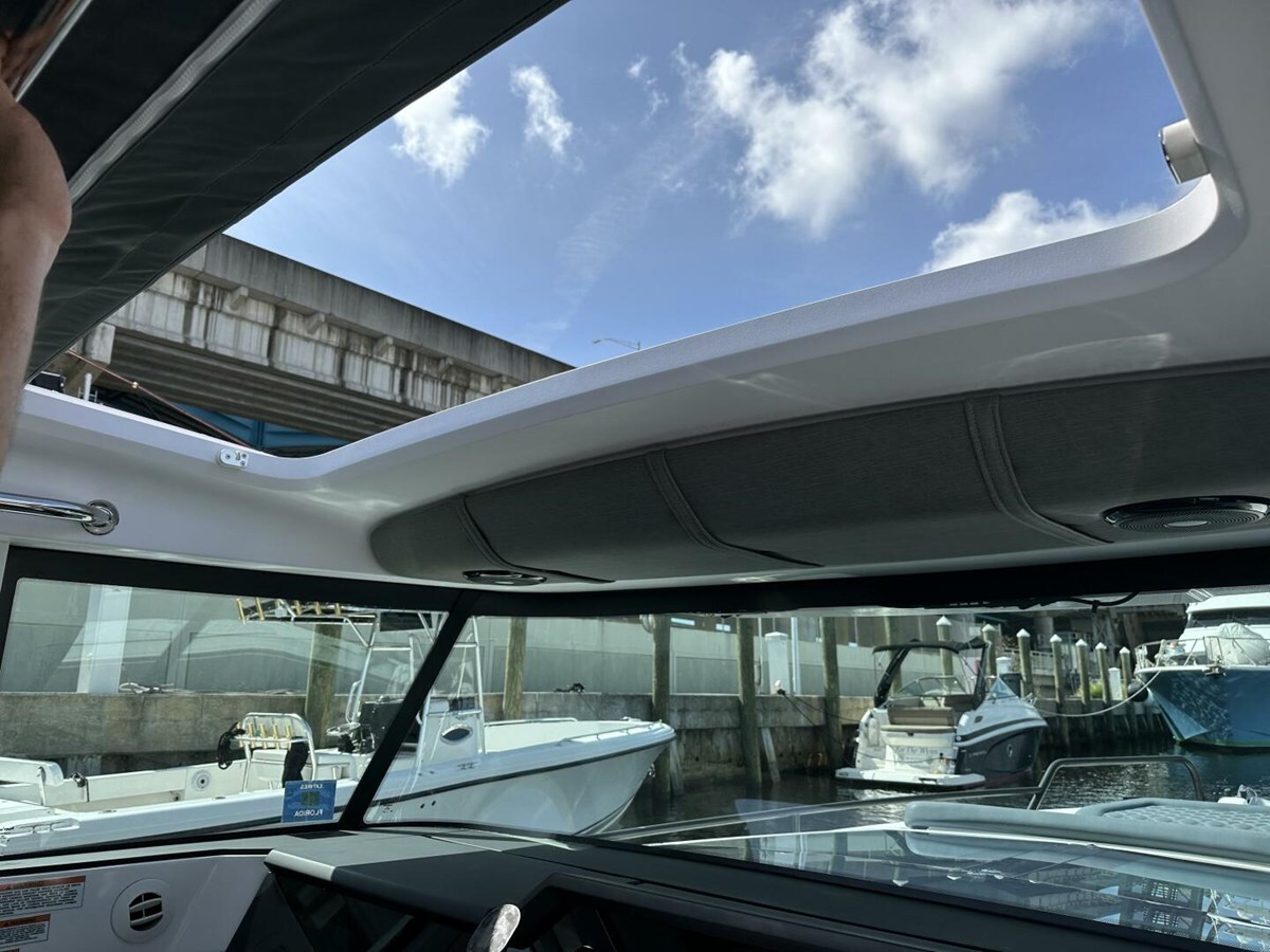 2022-axopar-37-144bef