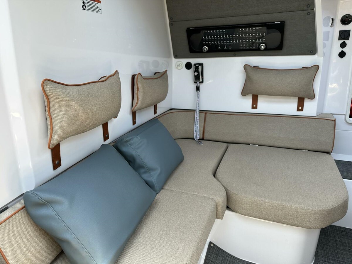 2022-axopar-37-144bef