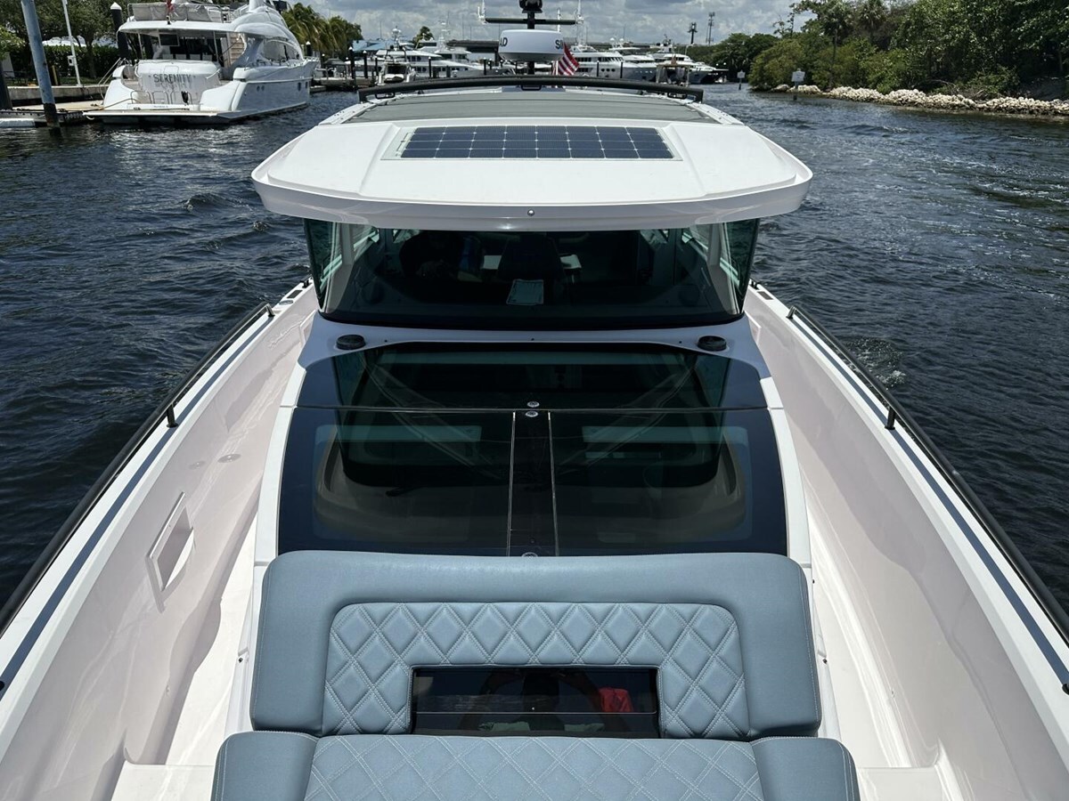 2022-axopar-37-144bef