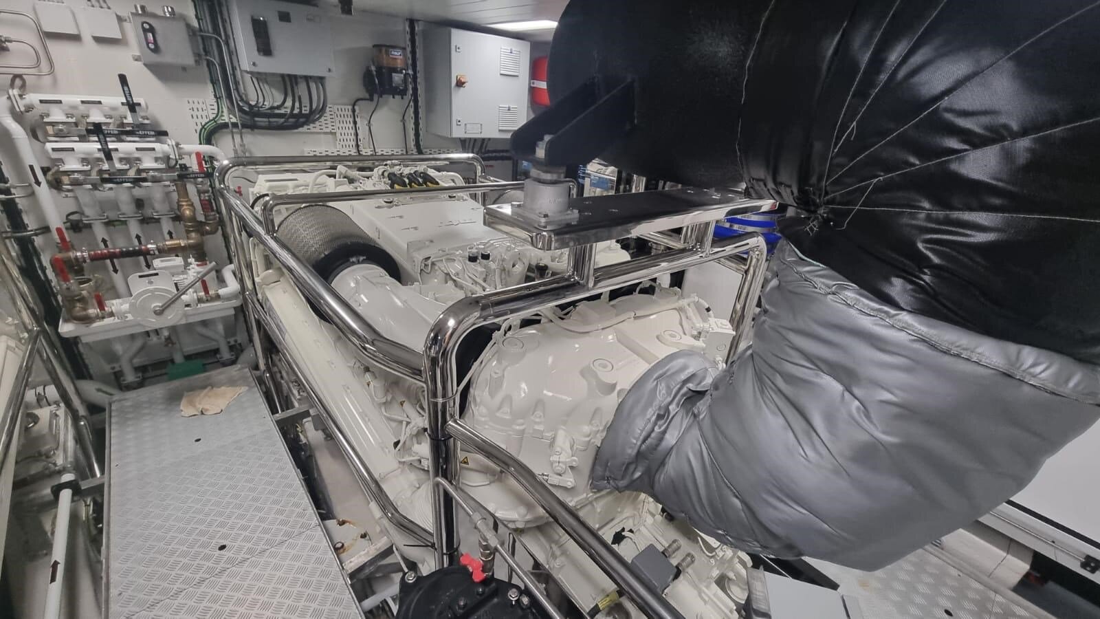 2022-azimut-yachts-104-11-5aefb6