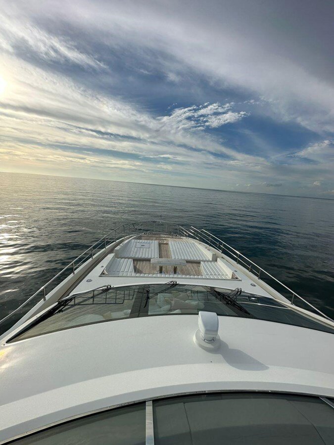 2022-azimut-yachts-104-11-5aefb6