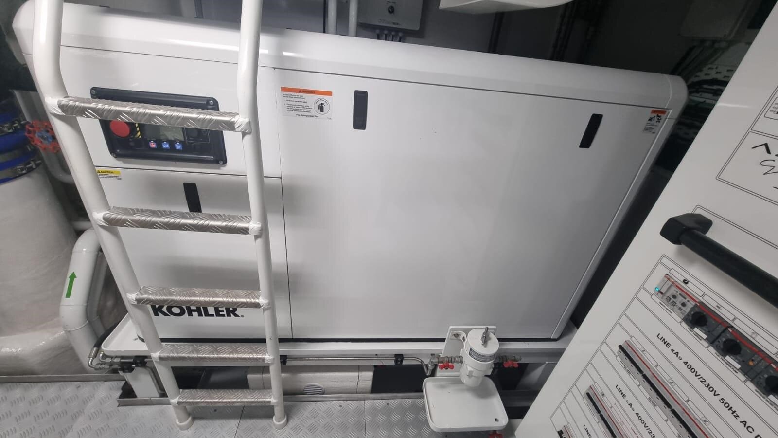 2022-azimut-yachts-104-11-5aefb6