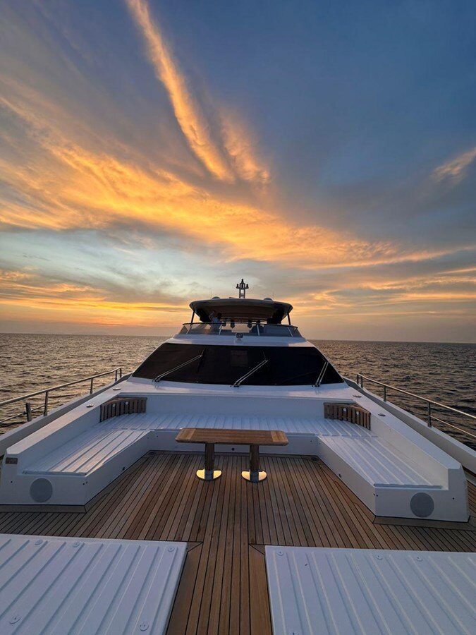 2022-azimut-yachts-104-11-5aefb6