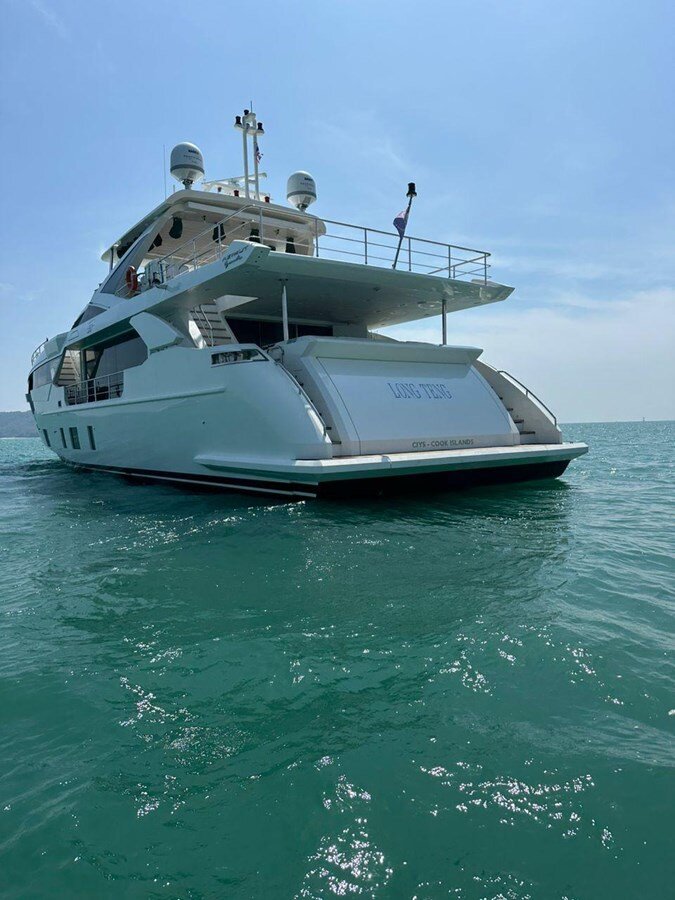 2022-azimut-yachts-104-11-5aefb6