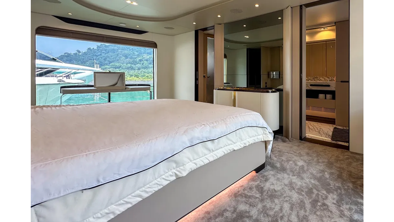 2022-azimut-yachts-104-11-5aefb6