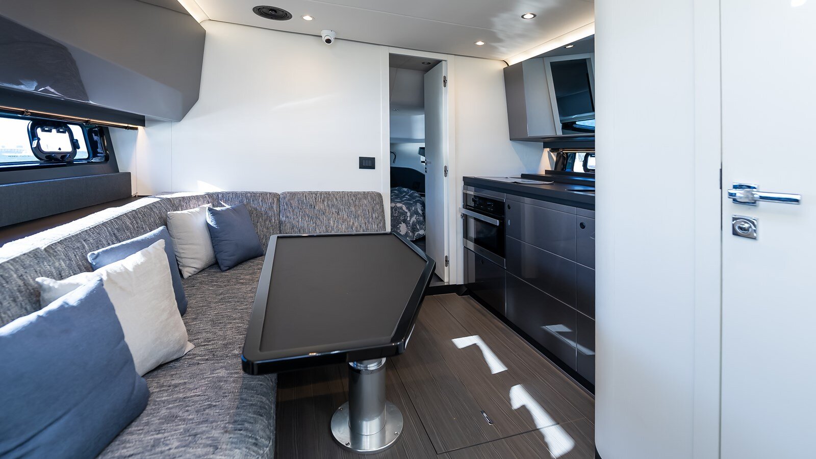 2022-azimut-yachts-47-3227e5