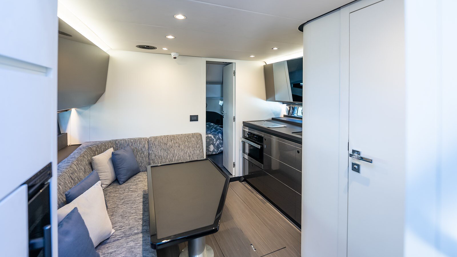 2022-azimut-yachts-47-3227e5