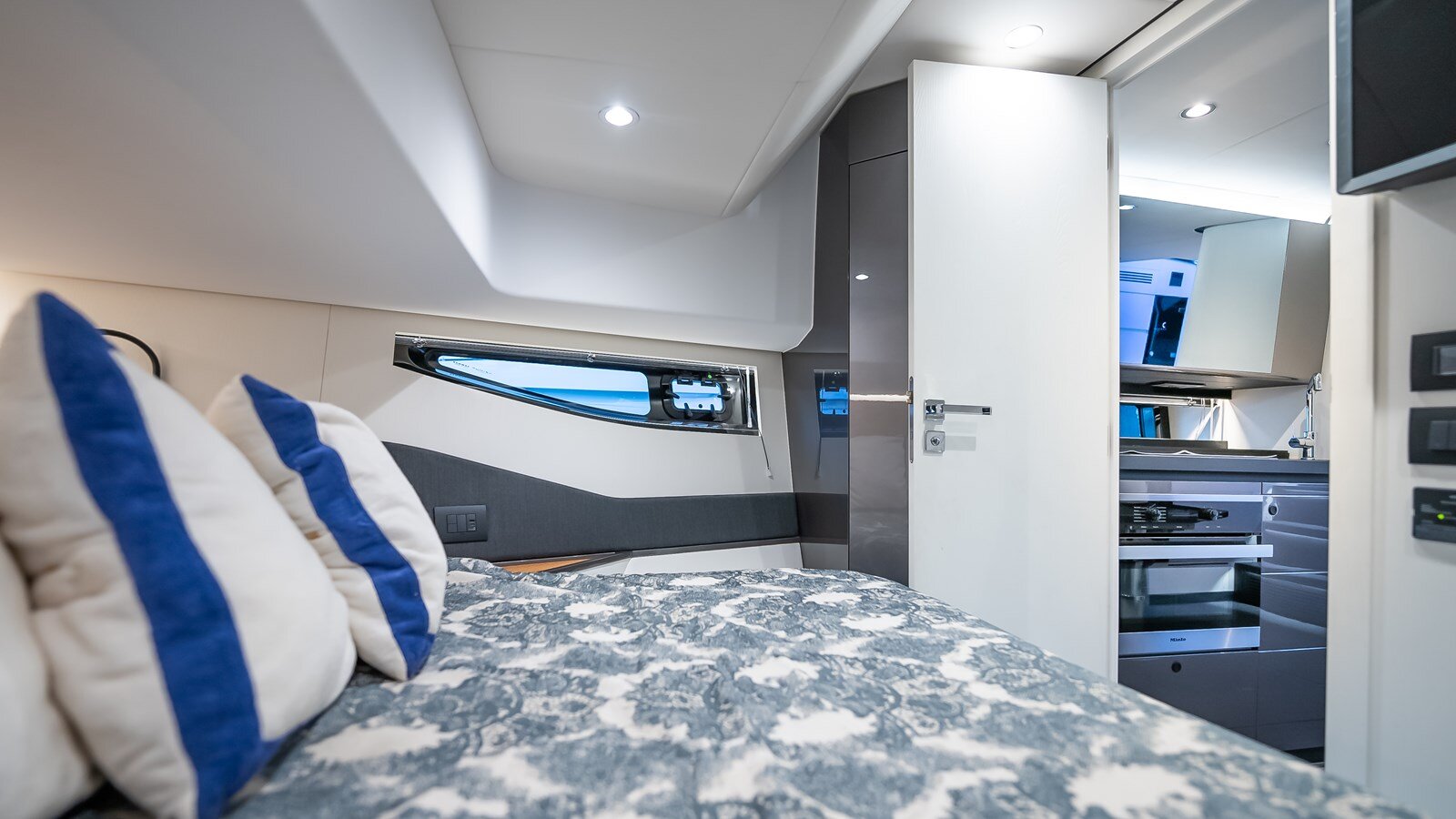 2022-azimut-yachts-47-3227e5