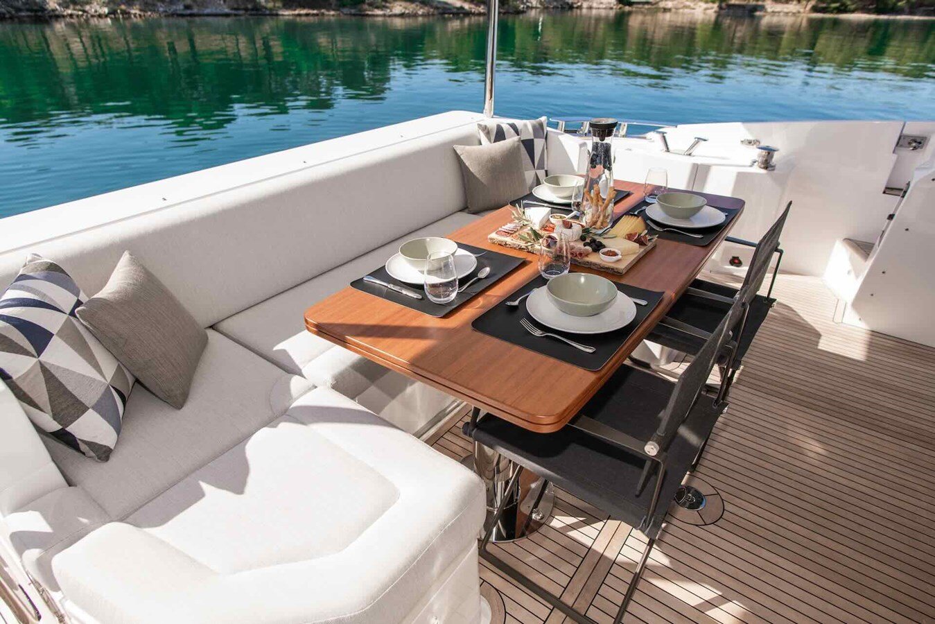 2022 AZIMUT YACHTS 65' 8