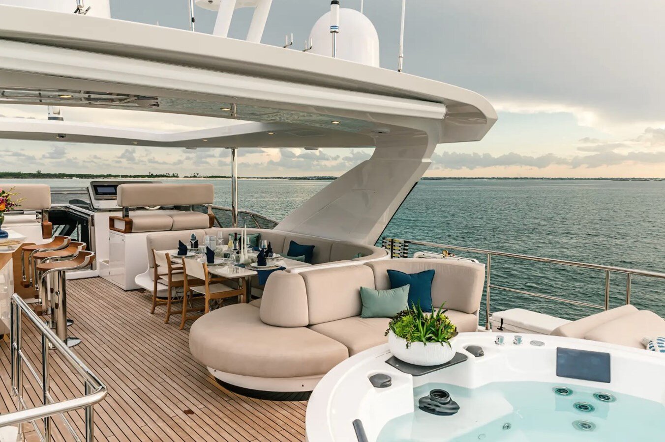 2022 AZIMUT YACHTS 88'