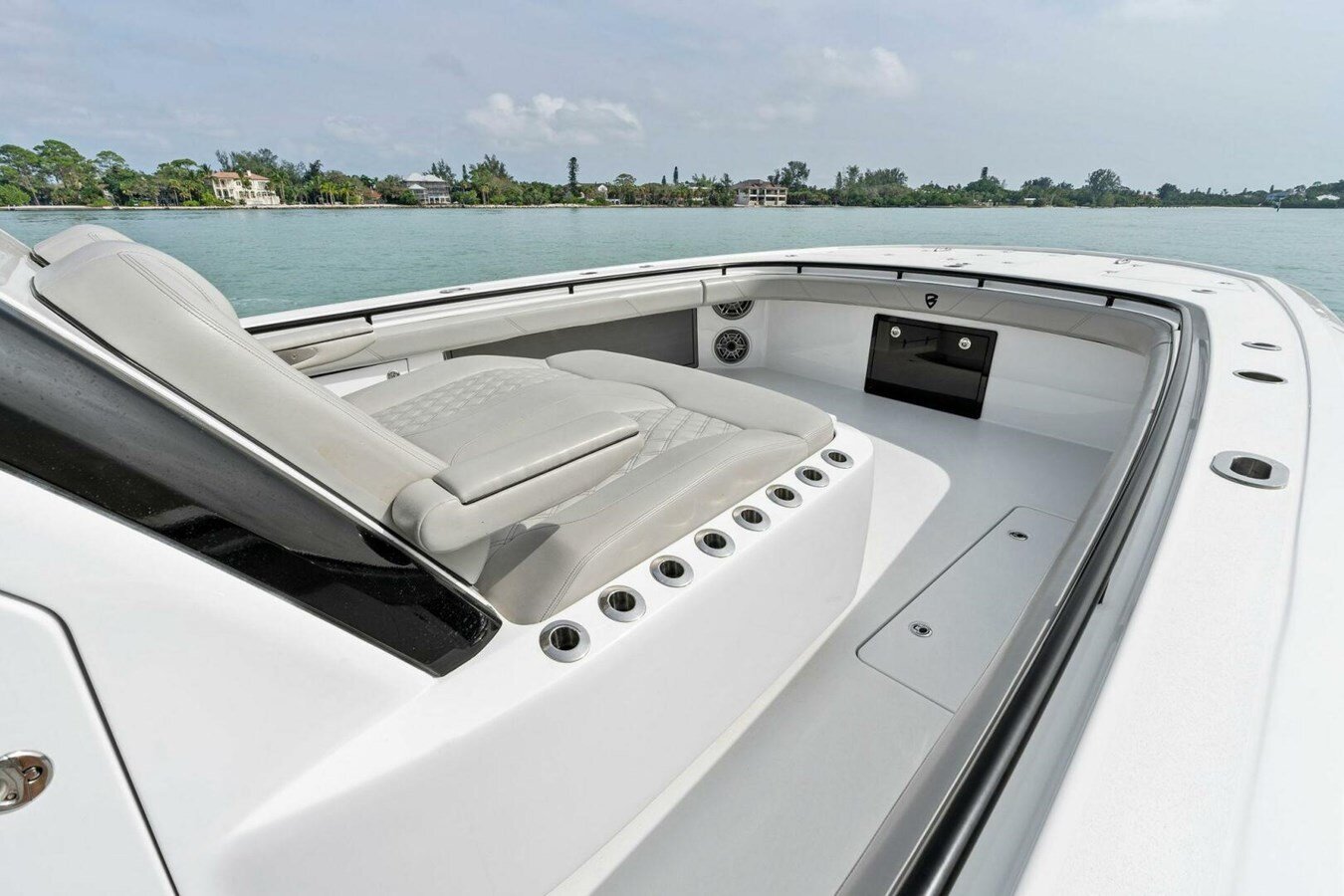 2022-barker-boatworks-40-b86cd6