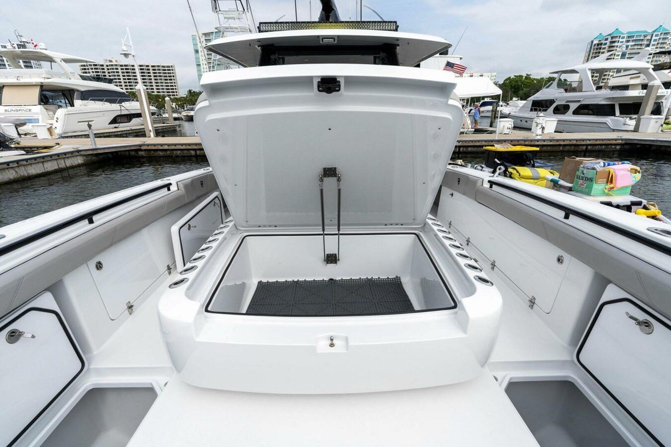 2022-barker-boatworks-40-b86cd6