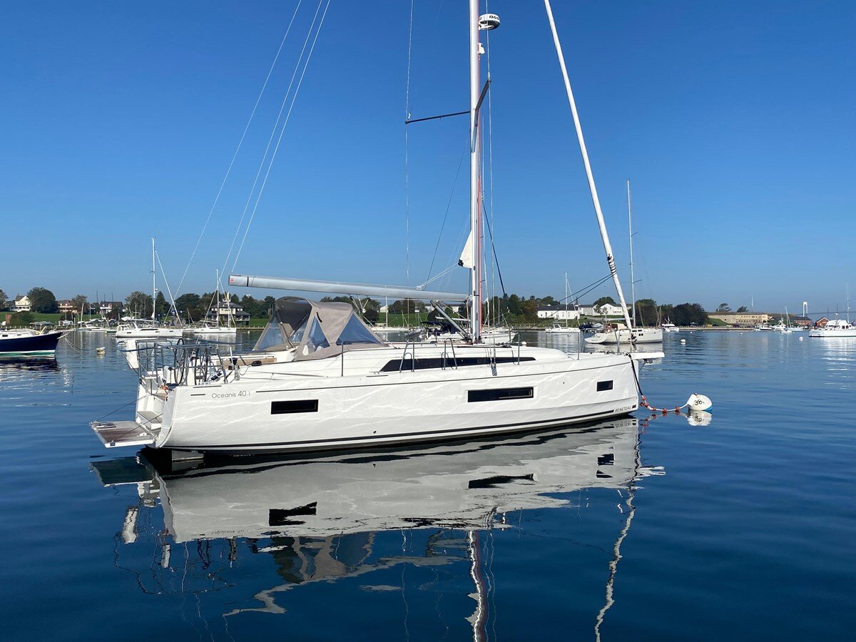 2022-beneteau-42-3-a4e02f