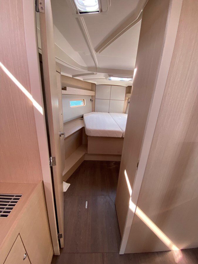 2022-beneteau-42-3-a4e02f