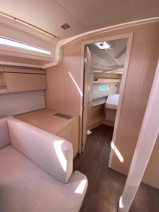 2022-beneteau-42-3-a4e02f