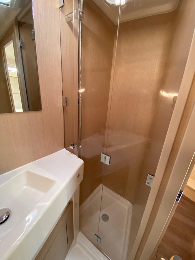 2022-beneteau-42-3-a4e02f