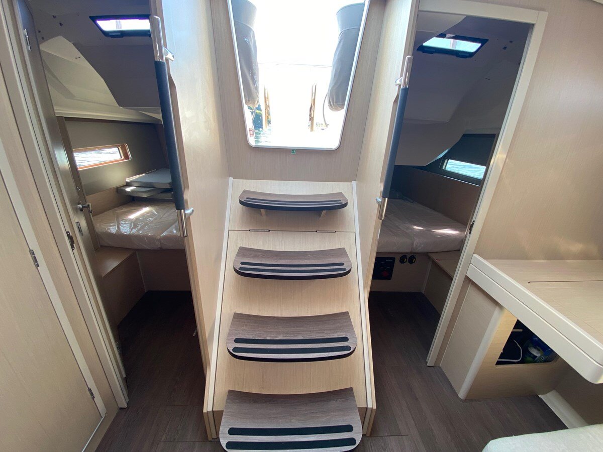 2022-beneteau-42-3-a4e02f