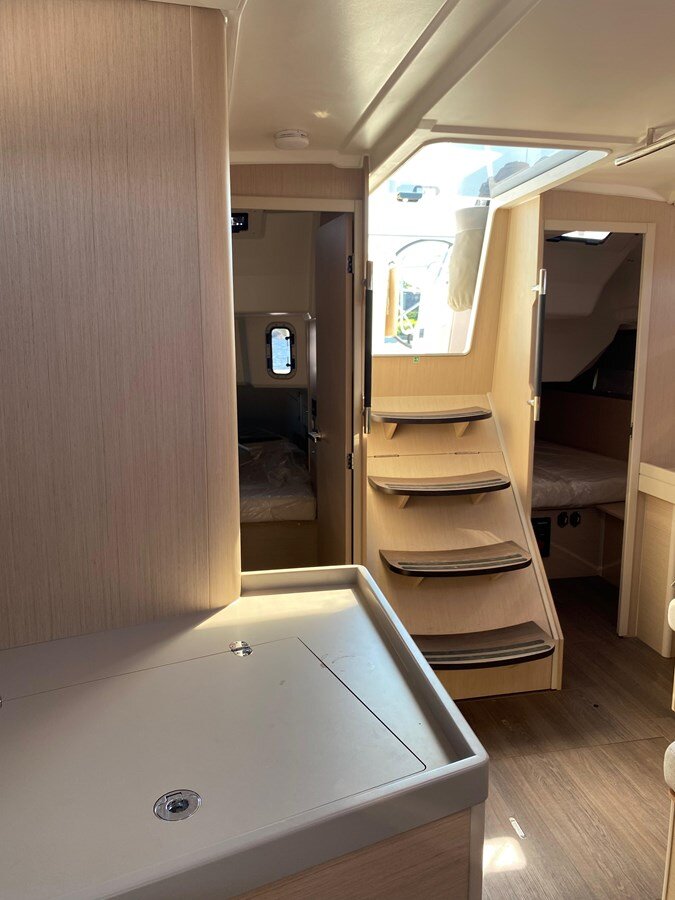 2022-beneteau-42-3-a4e02f