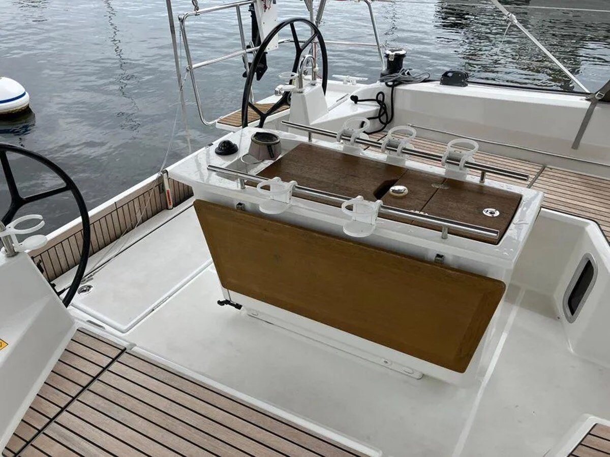 2022-beneteau-42-3-18ebc4