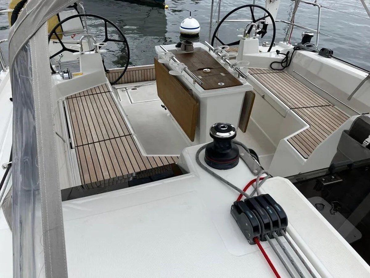 2022-beneteau-42-3-18ebc4