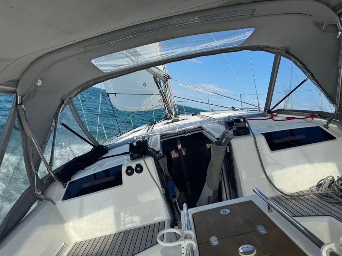 2022-beneteau-42-3-18ebc4