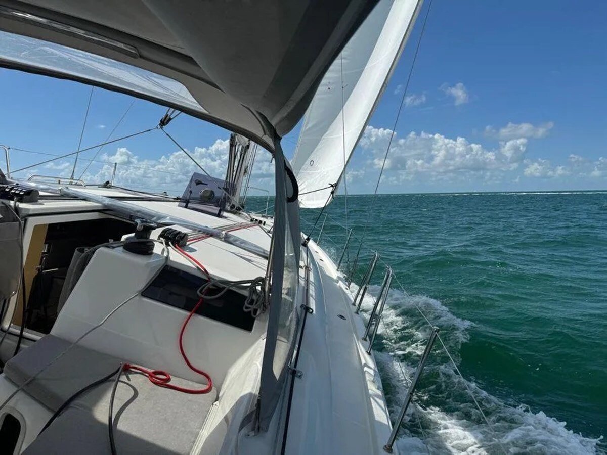 2022-beneteau-42-3-18ebc4