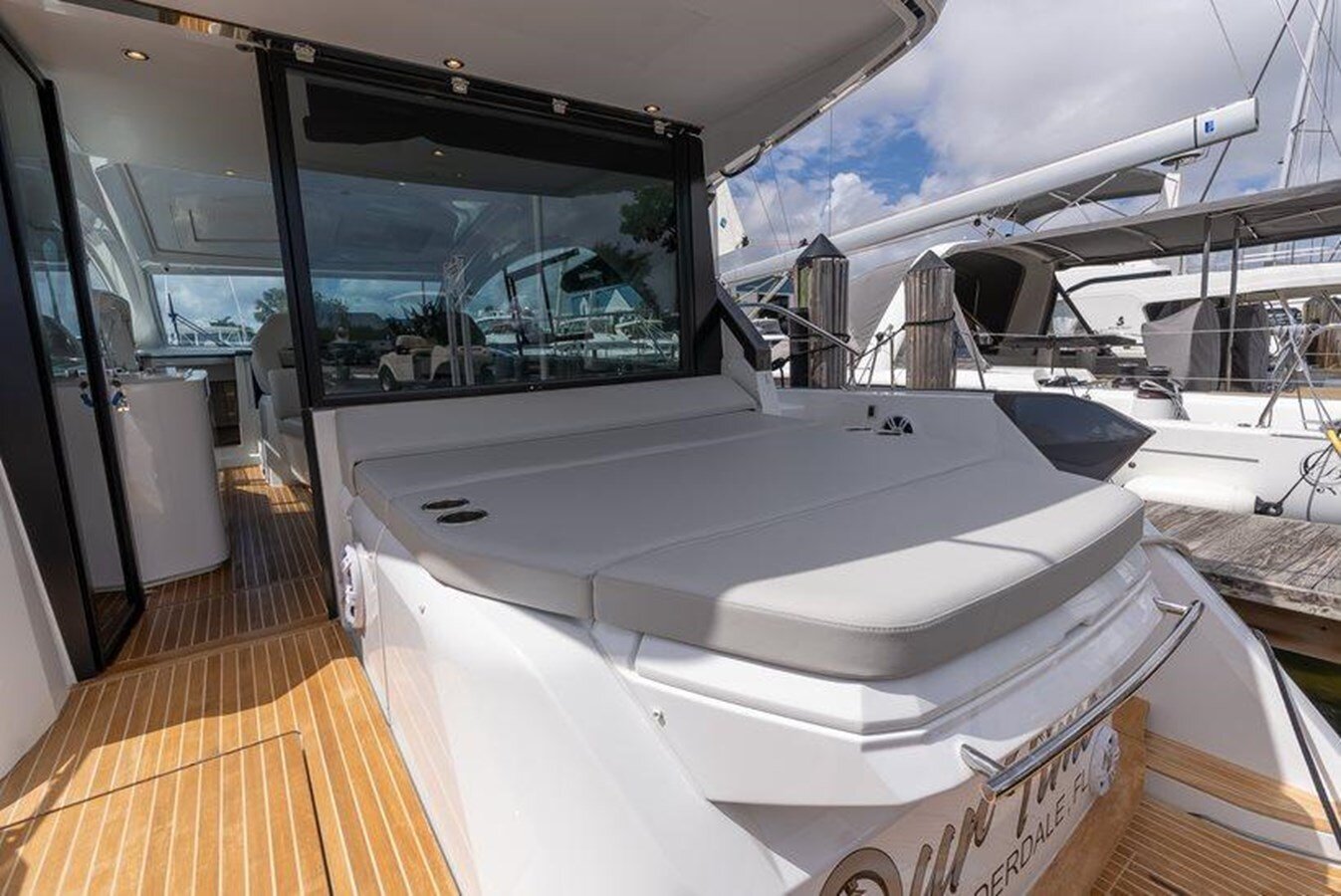 2022-beneteau-45-65fa0b